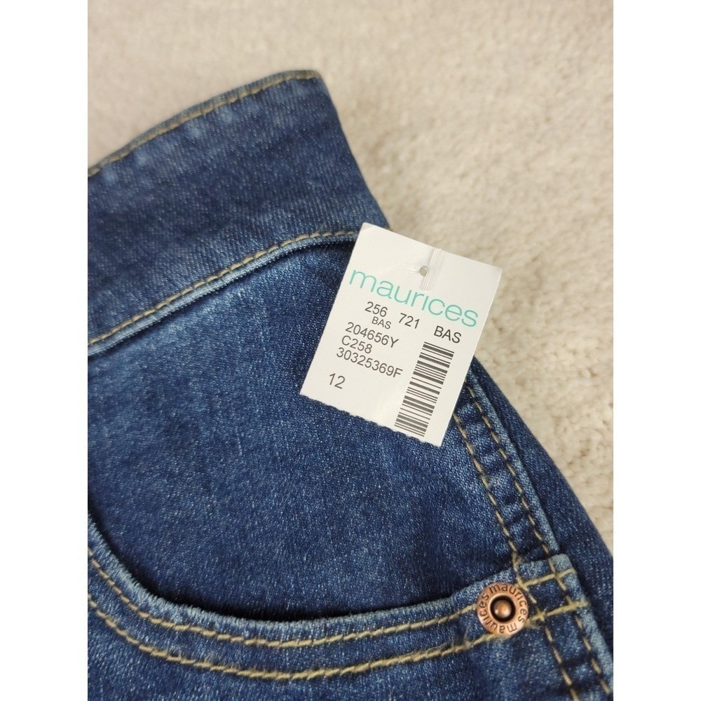 NWT Maurices M Jeans High Rise Distressed Denim Shorts Crochet Lace Trim Size 12 - Picture 7 of 11